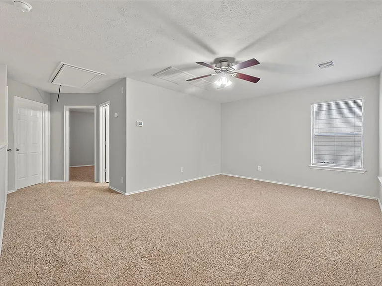 7606 Hillsdale Park Ct — Photo 17