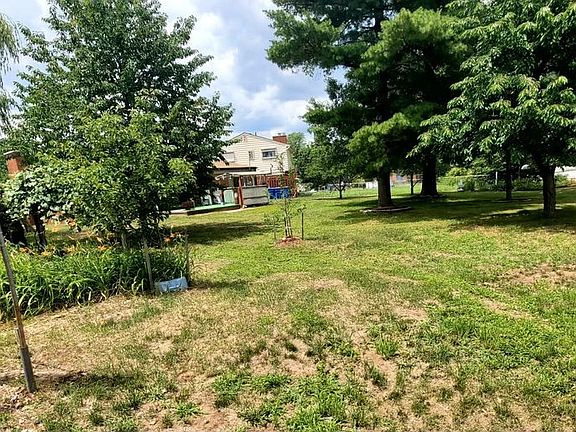 5th image of 2595 Edwin Dr