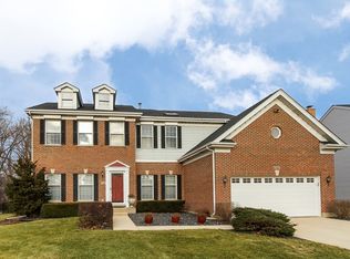 325 W Hampshire Dr, Bloomingdale, IL 60108