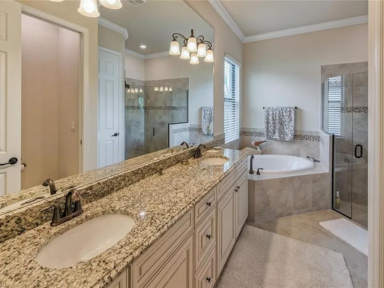 9387 Vercelli Ct — Photo 11