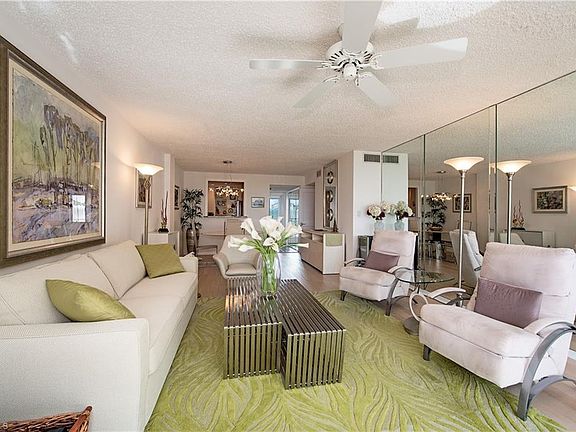 5th image of 2121 Gulf Shore Blvd N