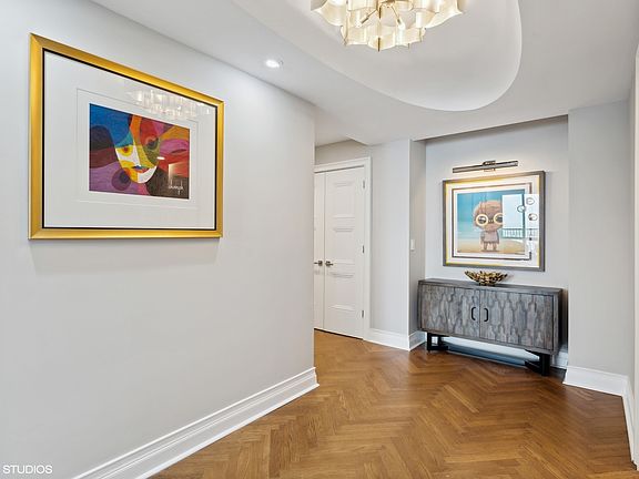 5th image of 1040 N Lake Shore Dr APT 23B