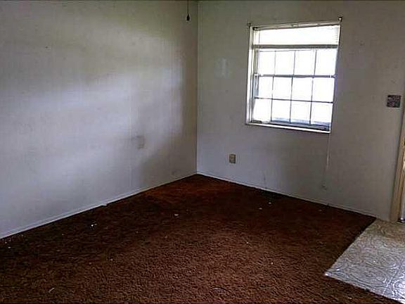 5th image of 1314 Greenbrook Dr