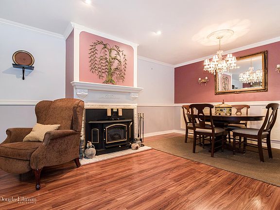 4th image of 52 Hearthside Dr