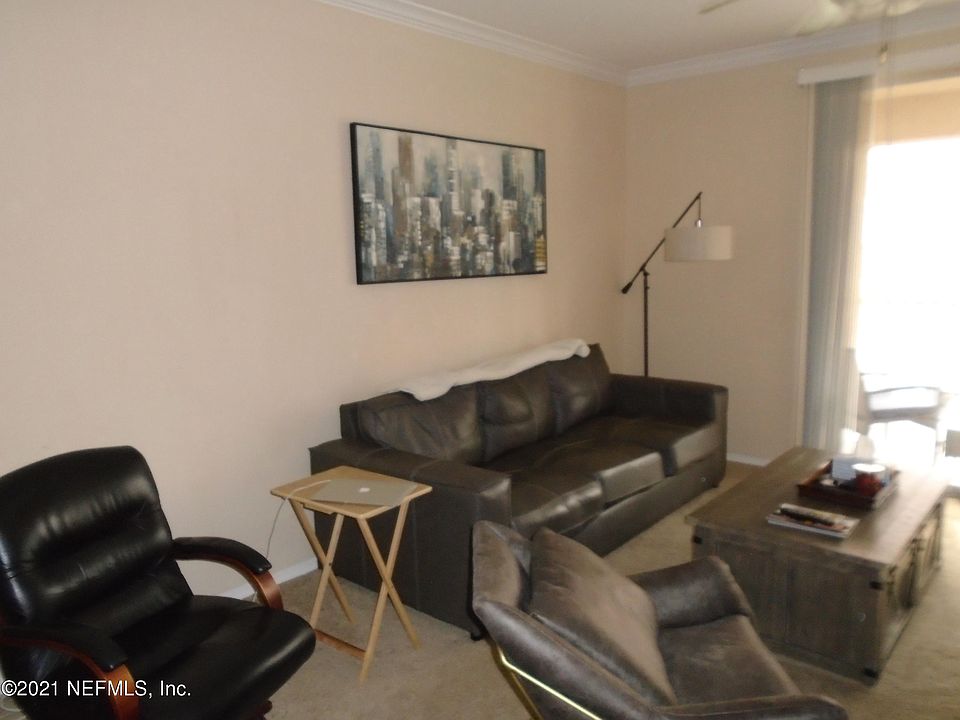 2nd image of 13810 N Sutton Park Dr #724