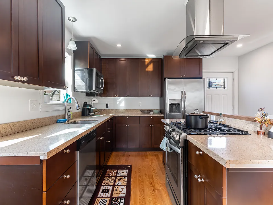 50 Main St #48