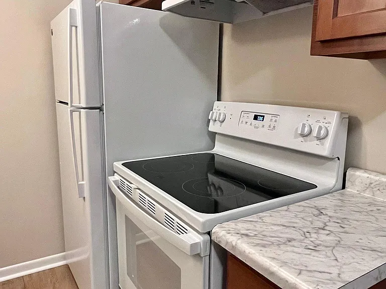 1637 S Riverside Ave #E11 — Photo 7