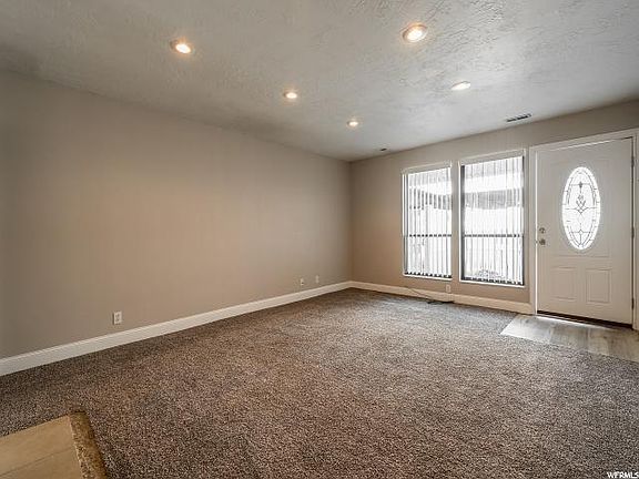 3rd image of 5994 S Sultan Cir