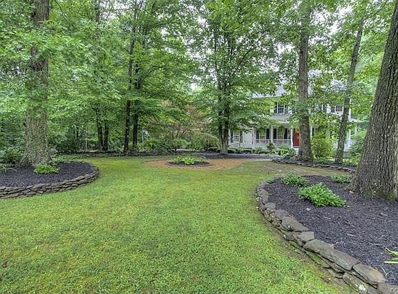 5th image of 17254 Axselle Dr