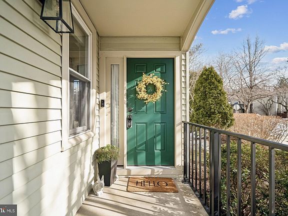 4th image of 9169 Helaine Hamlet Way