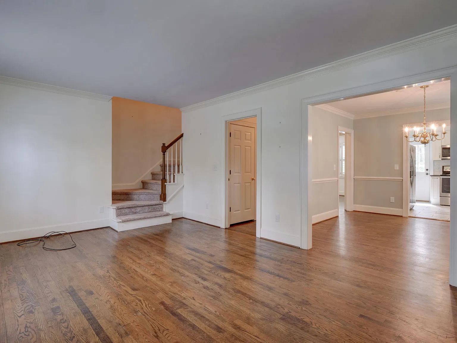 3 bed, 2.5 bath, $2,100 — Photo 4