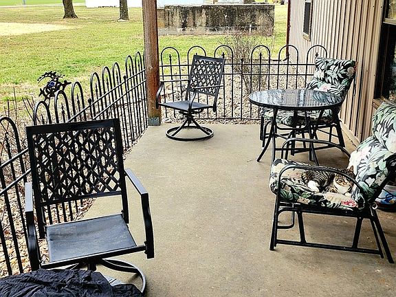 3rd image of 628 Harsy Rd