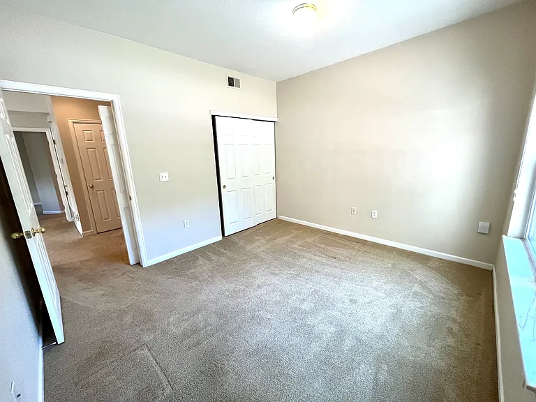 5225 White Willow Dr #H110 — Photo 13