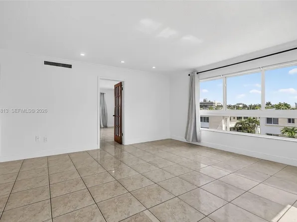 1020 94th St APT 301, Bay Harbor Islands, FL 33154