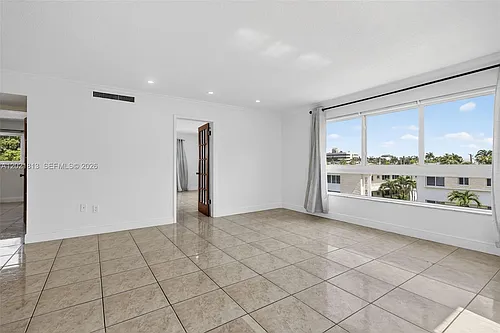 1020 94th St Photo 1