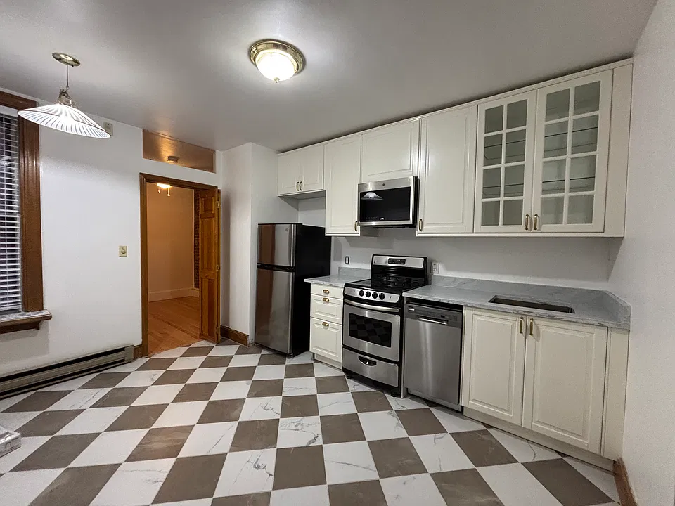 89 Prince St #2F