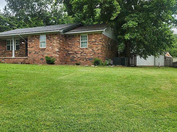 2nd image of 712 Walnut Hill Cir