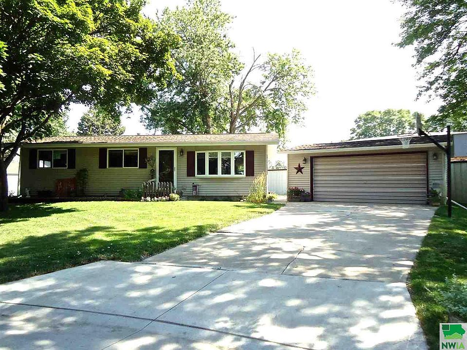 1st image of 731 Linden Ln