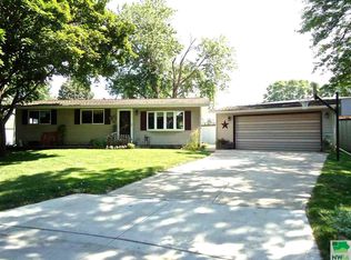 731 Linden Ln, Storm Lake, IA 50588