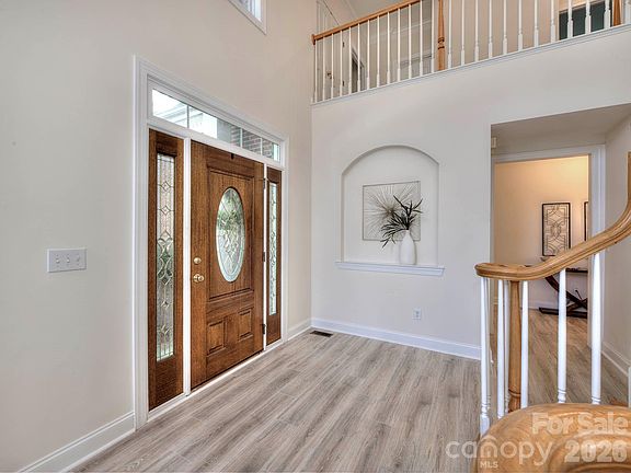3rd image of 6316 Glengarrie Ln