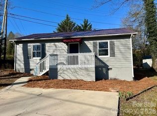 201 Brookdale Pl NW, Lenoir, NC 28645