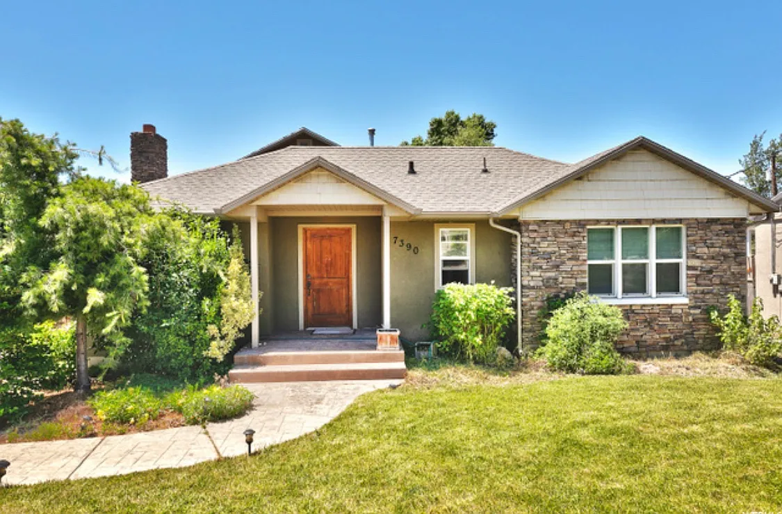 3 bed, 2000 sqft, $1,995 — Photo 1