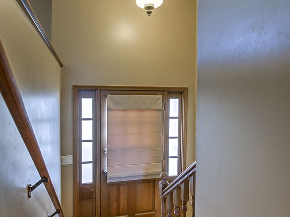 3rd image of 12323 William St