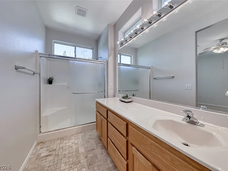 2343 Schaeffer Hills Dr — Photo 26