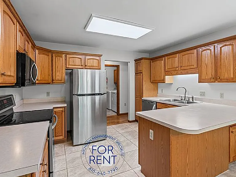 3263 Silverwood Dr — Photo 11