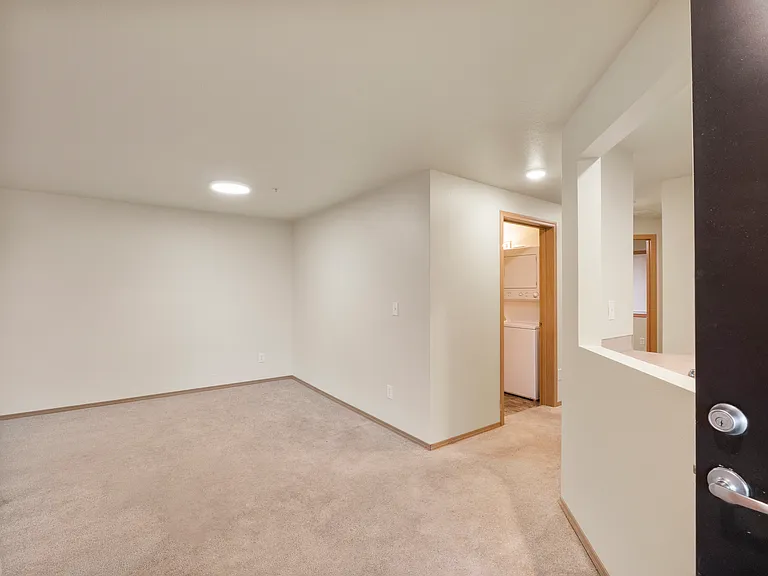 Clark Ave Apartments — Photo 7