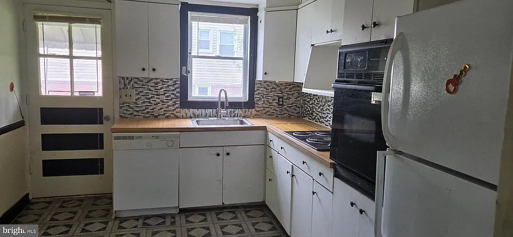 3 bed, 2.0 bath, 1957 sqft, $2,100 — Photo 4