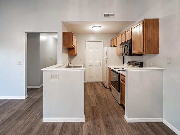 5th image of 10148 Carnation Ct APT 10