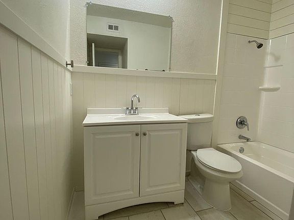 3rd image of 3202 Salisbury Ave #D