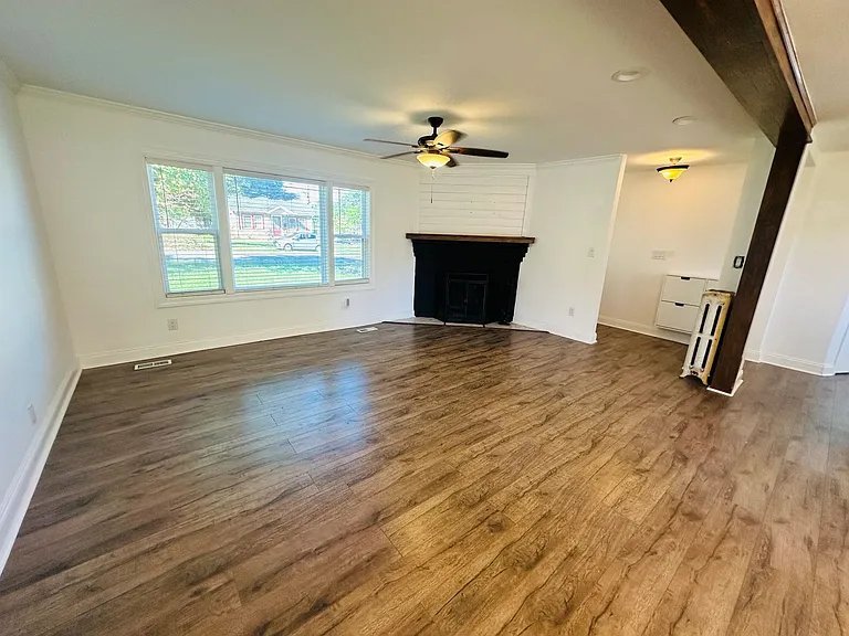 602 W Glenwood Ave — Photo 4