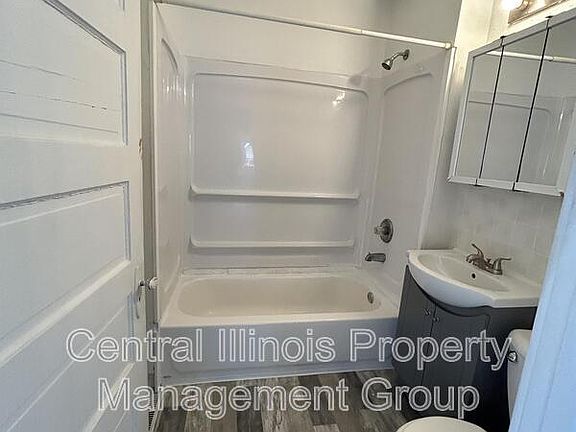2nd image of 403 E Monroe St APT 2