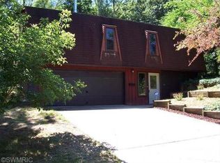 913 Mary Ann Ct, Greenville, MI 48838