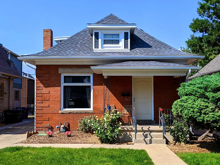 239 S Grant St — Photo 1