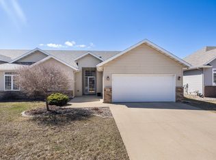 2847 Viola Heights Dr NE, Rochester, MN 55906