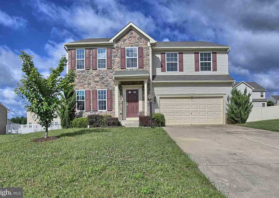 1st image of 17350 Russett Farm Dr