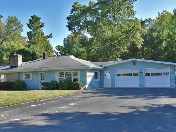 1940 Pine Dr, Traverse City, MI 49686