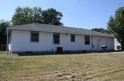 4th image of 7572 Imperial Dr N