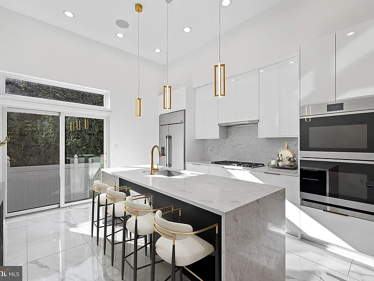 2130 Spring St — Photo 11