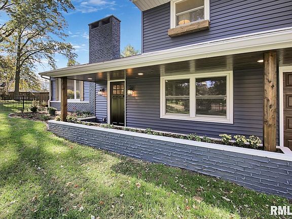 2nd image of 5741 N Woodlawn Ct