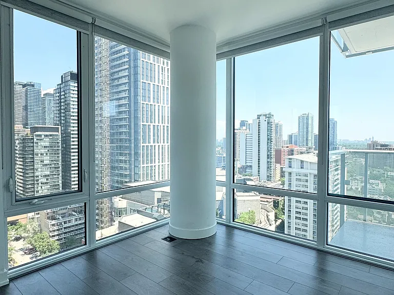 501 Yonge St #1905 — Photo 10
