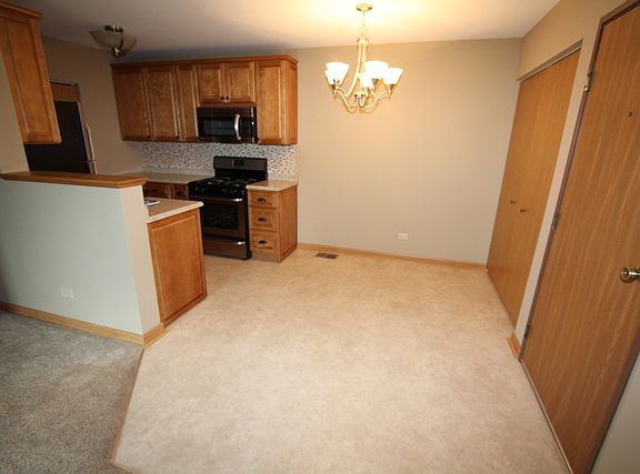 4th image of 721 Elm Ln APT 101