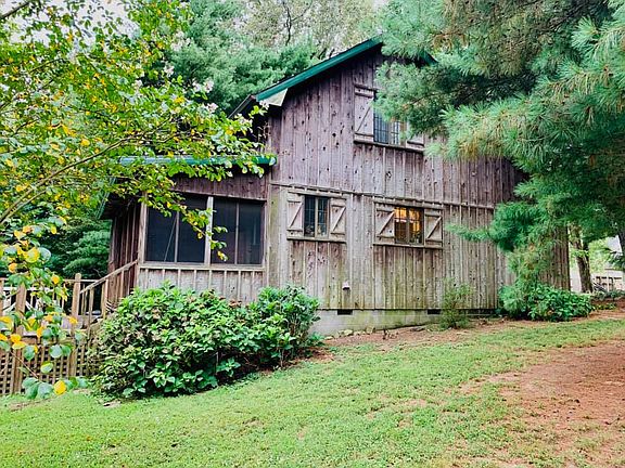 2nd image of 808 Dexter Creek Dr