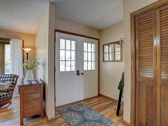 4th image of 2833 Westwood Dr