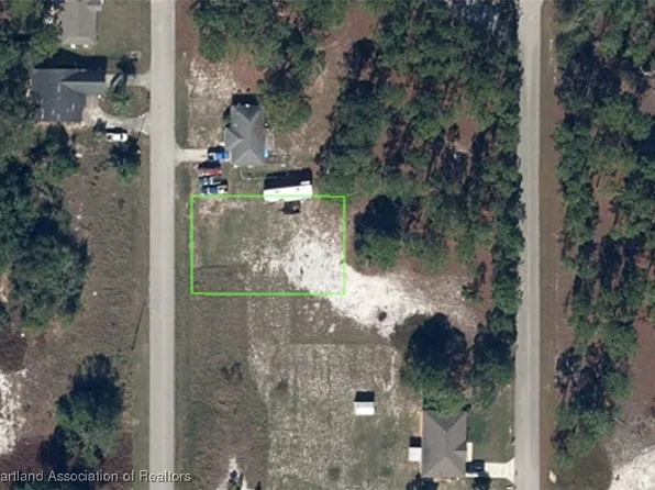 647 Concert Dr, Lake Placid, FL 33852