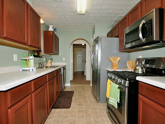 5th image of 4548 James Wade Dr