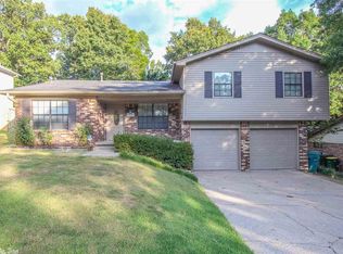 2115 Peach Tree Dr, Little Rock, AR 72211